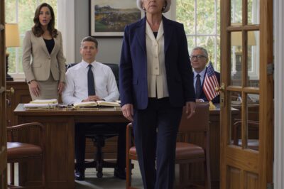 My daughter-in-law told my son, ‘The million-dollar inheritance is ours. Mom is too old to spend that money anyway.’ That very evening, I quietly went to see my lawyer… and signed a document my daughter-in-law will never lay eyes on. The day after the funeral, my son went to the bank to claim his ‘fortune.’ The manager raised his hand… and I walked in with news that changed everything.