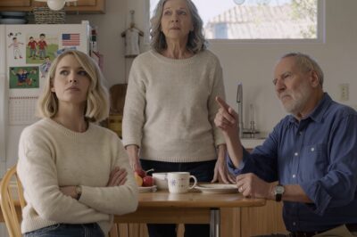 My daughter gifted my husband and me a high-end mansion, but my husband’s first reaction was to coolly demand a divorce, his face arrogant as if he’d just won a chess match; my daughter turned to me with a look that said she understood everything, and only ten minutes later my husband was in a panic, on his knees begging me not to abandon him.